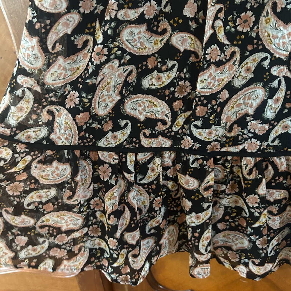 NWT Trixxi Black and Cream Paisley Long Sleeve Boho Dress - Picture 5 of 7